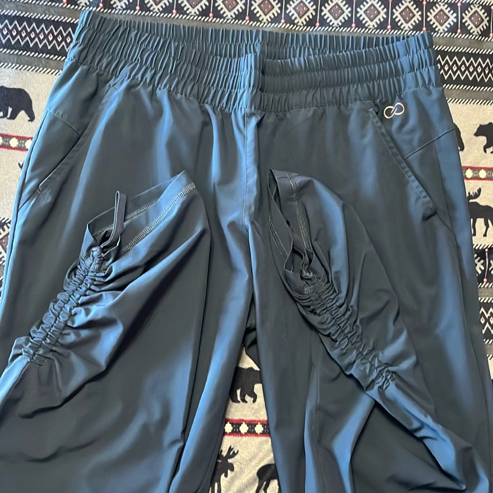 Women’s Calia capri pants
